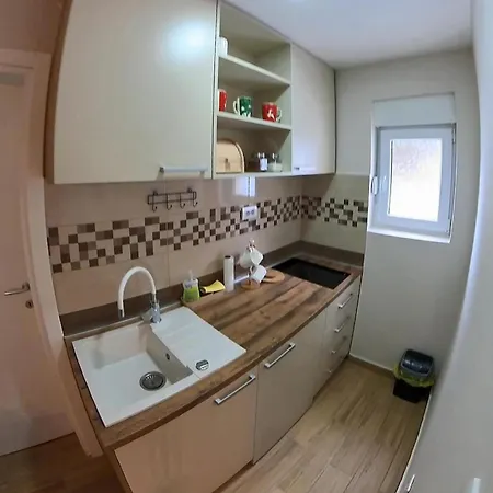 Nana Apartman Nova Varos